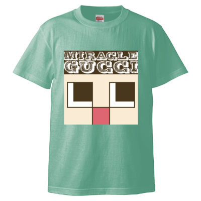 近いよ〜顔が〜 (Tシャツ)