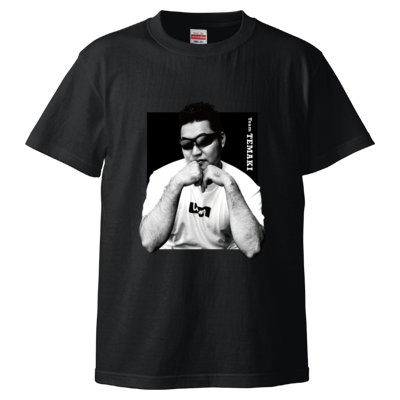 【TeamTEMAKI】 物思いに耽るTEMAKI Tシャツ（ホワイト/ブラック）
